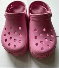 「日本版 Crocs 」厚底粉紅色涼鞋，女孩或細腳女士 Size J2=20cm