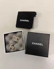 Chanel Earrings 經典珍珠夾耳環