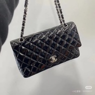 Chanel • 經典Cf 25 黑色漆皮銀釦口蓋包 中號 有購證