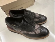 Clarks 黑色蛇紋翼紋牛津鞋