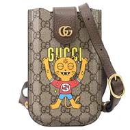 GUCCI 700732 插畫家聯名款印花斜背手機包.駝/棕