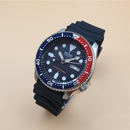 New นาฬิกาข้อมือผู้ชาย Seik0 Mens Automatic Analogue Watch with Rubber Strap SKX007K1