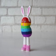 雕刻木娃娃彩虹兔