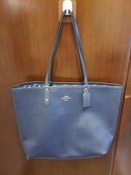 COACH 經典馬車圖案皮革 Tote Bag