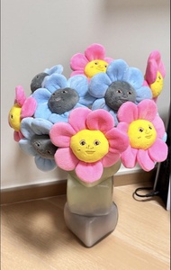 Mr n ms moon mr moon 畢業公仔 假花 畢業花 送禮 Mrs moon dreyers flower 花 限定 裝飾 擺設 mr and Mrs moon 花束 毛公仔 擺設 裝飾