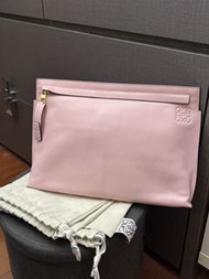 LOEWE T Pouch Clutch Bag in Smooth Calfskin Leather – Soft Pink