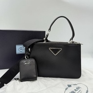 【CP 精選🌟小編推薦】Prada 普拉達 Saffiano 黑色 牛皮 銀扣 肩背袋 肩帶小包（可以拆卸）三合一 斜挎包 單肩包 手提包