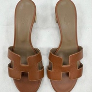 Hermes 經典Ｈ駝色涼拖鞋