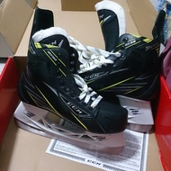 CCM Tacks 3092 jr ice hockey skates. Size 4.