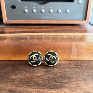 Chanel classic vintage CC logo black gold clip earrings 94P 經典中古復古絕版黑金香奈兒小香夾耳環耳夾#V159
