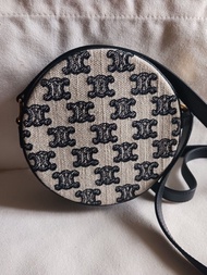 Celine Triomphe 圓餅斜背包