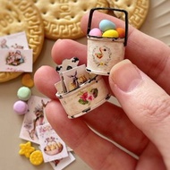 帶有復活節裝飾的微型套裝