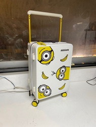 Brand new (全新) 20”/22” Minions (美國環球出品）（瑕疵最後圖）（damages as last picture ) 全新 正品正貨  特價 🔍清倉 clearance s