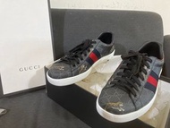 Gucci  正品 漢神專櫃購入  虎年 老虎gucci鞋 9號（EU43)(27-28號）鞋