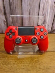 จอย PlayStation 4 (PS4) GEN2 สีแดง(หายาก)ของแท้มือสองมากับเครื่อง สามารถใช้กับเครื่อง PlayStation 4 ได้ทุกรุ่น สภาพสวย สติ๊กเกอร์ด้านหลังมีรอยลอกเล็กน้อย ใช้งานได้ตามปกติทุกอย่างขายตัวละ 1290บาท
