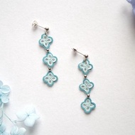 タティングレースの小花の三連ピアス・紫陽花