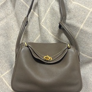 ［二手正貨］Hermes Lindy 26 大象灰金扣