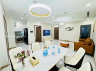 Pangsapuri 133 m² dengan 3 bilik tidur dan 2 bilik mandi peribadi di Binh Thanh (Halcyon Luxury Resi