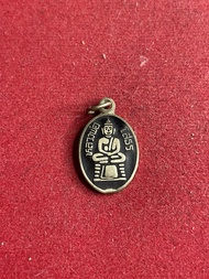 หลวงพ่อโสธร วัดโสธร เหรียญมกลม เนื้อเงินลงถม ปี 2509 สภาพสวย มีบริการเก็บเงินปลายทาง