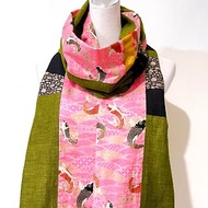 純手作/日本螢光粉紅燙金鯉魚印花綠色拼接黑色色塊圍巾披肩