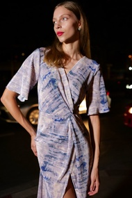 [FAFALU  Jolene Dress ] Jolene Dress เดรสคอวี ผ้าพลีทพิมพ์ลายสวยงาม คอลเลคชั่นใหม่ 2024 (Pre order 7