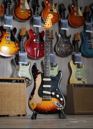 Fender John Cruz Masterbuilt ‘59 Stratocaster ”Super Duper Relic” 3-tone sunburst