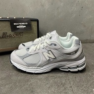 AUTHENTIC - GIÀY THỂ THAO NEW BALANCE 2002R màu hot trend bao check chính hãng