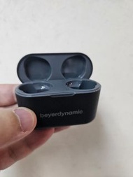 Beyerdynamic free byrd 淨耳機充電盒(沒有耳機)