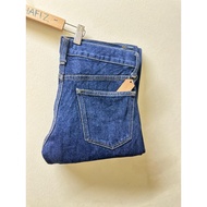 UNIQLO SELVEDGE TAG PUTIH
