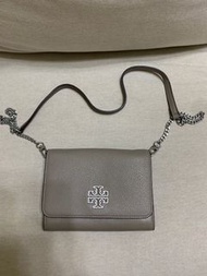 Tory Burch Britten金屬鏤空雙T LOGO荔枝皮革WOC鏈條包