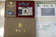 新同品全球最小自動對焦底片相機MINOLTA TC-1收藏品 有開機測試確保所有功能正常 全新手腕帶 全新皮套 全新連原