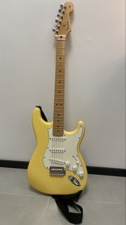 Fender Player series Stratocaster Strat maple neck mim
