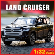 1:32 Toyota Land Cruiser LC300 Diecast Car Model Alloy Car Toy Gift for Children Girls Hadiah