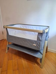 Tutti Bambini Cozee 九成新嬰兒床連床褥