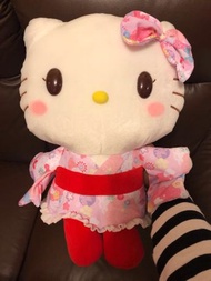 全新正版日本和服 Hello Kitty 公仔（約前臂長）