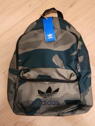 購自英國 全新正貨Adidas  迷彩背囊  classic  camo backpack