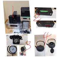 圖(I)電器多件，馬蘭士擴音機巳賣.都正常，全部，50元，圖(2)壙音機一台，20元，圖(3)舊電話機一台，20元，可作收藏，電池鍾一個，正常，10元，圖(4)鐵煲一個，80元，