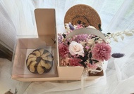 母親節限定 | 當花遇見甜禮盒 永生康乃馨 磅蛋糕 瑪德蓮禮盒