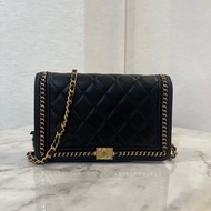 Chanel 黑牛皮霧金釦Boy WOC. A83222