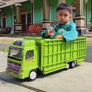Mobilan truk oleng FUSO Jumbo main truck oleng kayu bisa dinaiki anak