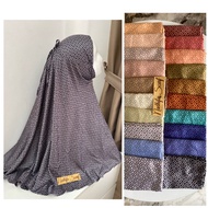 § THE TAPIS SLIP ON BUTTONSCARVES ( BERGO MOTIF BUTTON)