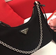PRADA hobo 三角Logo徽標拉鏈 再生尼龍拼皮革 三合一腋下包手提單肩斜挎包 女款 黑色