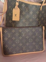 LOUIS VUITTON LV CARRYALL