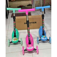 Scooter Kick board 3-wheeled children's Scooter with lights Folding Scooter/ Toys
