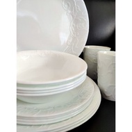 Corelle 16-Piece Vitrelle Glass Cherish Chip and Break Resistant Embossed Dinner Set (Round)