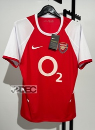 [Retro] เสื้อฟุตบอลย้อนยุค Arsenal ปี2002/2003 เหย้า Home ยุคไร้ผ่าย คอกลมพร้อมชื่อเบอร์ BERGKAMP 10,HENRY 14 รับประกันคุณภาพสินค้า