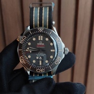 Omega Seamaster Diver 007 "No Time To Die" Titanium Case 42 mm