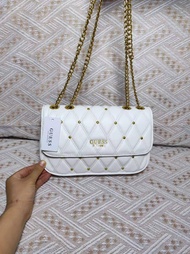 กระเป๋าสะพายข้าง Guess 9 นิ้ว