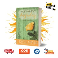 Trusting God DAY by DAY: 365 Daily Devotions by Joyce Meyer (English)