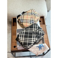 Handsome Camera Bag Size 25 * 12 * 18 Plaid Travel Toiletry Bag